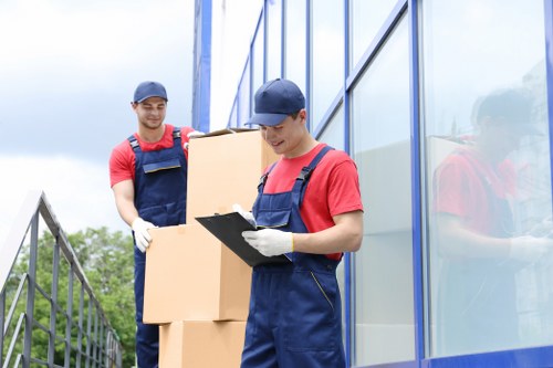 Packing and storing household items near Knightsbridge