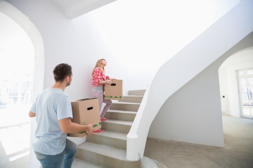 Local moving van suited to Knightsbridge flats and homes